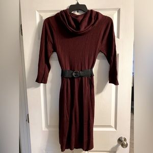 Women’s long sleeve dress with belt